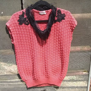 Gorgeous 1940s Acrylic Mauve Top with Blk Fringe